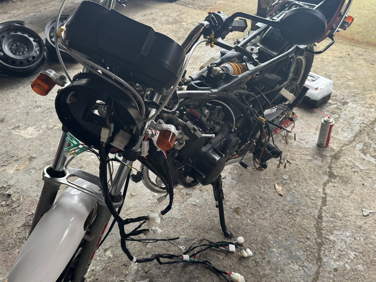 新潟外向き親方ハイエース tweet media