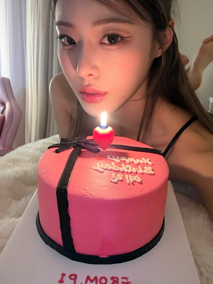enqnsid's tweet photo. 많이 많이 따랑해요
내 공주님 행복한 생일이었기를♡ https://t.co/VT1kRfUvfY