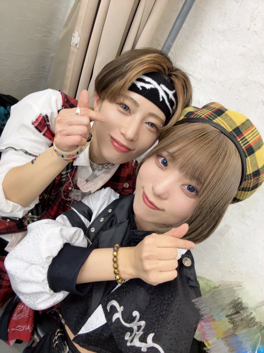 tokiusa_azusa's tweet photo. 神薙-時うさぎ- &amp; POPPiNG EMO共同主催

本日もありがとうございましたꕤ*.ﾟ

合同楽曲も披露できて楽しかったし、CDもGETしてくれてありがとう✊🏻
また"10人"での披露を楽しみにしててね！ https://t.co/OL4lMXJLyG