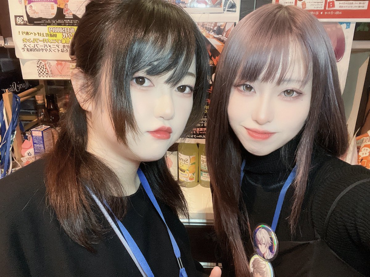 しゅっきん❣️

今日は明日のためにちょっと息抜き😌💭
トムジェリ展行ってきた〜‼️
なんか2枚目指さされて笑われてるみたいね(;  'ᵕ' )ｱｾｱｾ

今日はとんろく𝐝𝐚𝐲ですわよ〜👏
明日の鰐フェスよろしくお願いします‼️‼️

ご来店お待ちしております〜🌟
 #アニメバーフレンズ