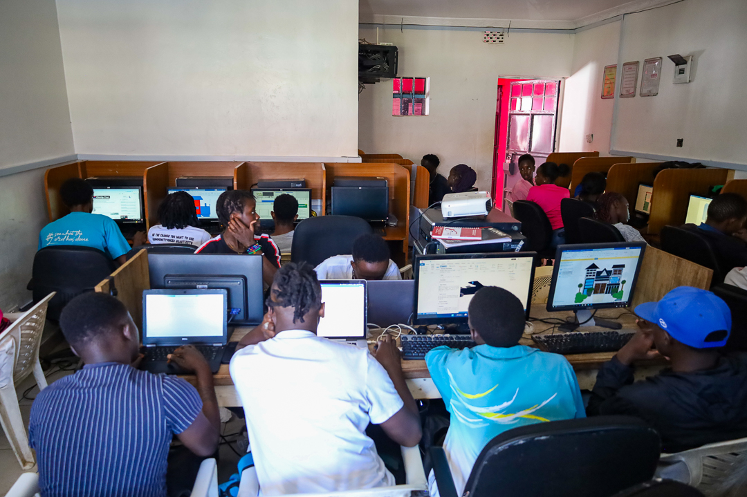 NairoBitsTrust's tweet photo. 26 years | 300,000+ trained | And the journey continues!
Our Digital Literacy Program is underway, training young people in market-ready Tech skills
... Because tech is for everyone
#WeAreBits #Bits2TheWorld https://t.co/HfgzVBRQ65