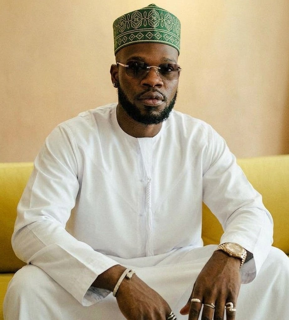 Amidst recovery, popular skitmaker and influencer Broda Shaggi reportedly accepts Islam.

Close witnesses said that while his crew ran away, only an Alfa was able to fearless come around and assisted him to the hospital.

He joins Burnaboy and others who had  earlier converted.