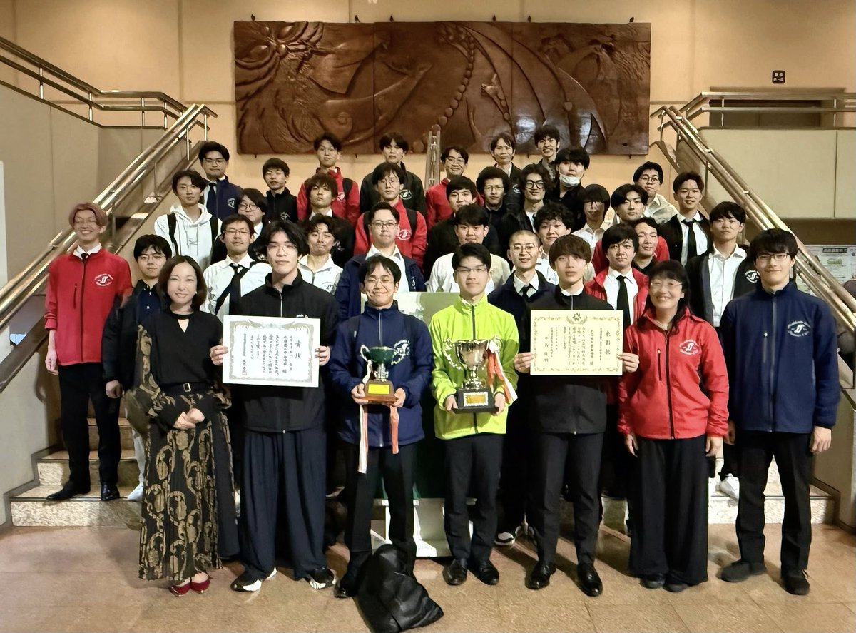 UnivChorusFes's tweet photo. 次に紹介するのは「北海道大学合唱団」です！
@Gassyo_hmc

こんにちは！北海道大学合唱団です！私たちの特徴は、なんと言ってもその深みのあるサウンド。北の大地によって育まれたやわらかい歌声と男声合唱らしい力強さのハーモニーを是非お楽しみください。
#オンライン合唱祭2026 https://t.co/aCjTqrnjER
