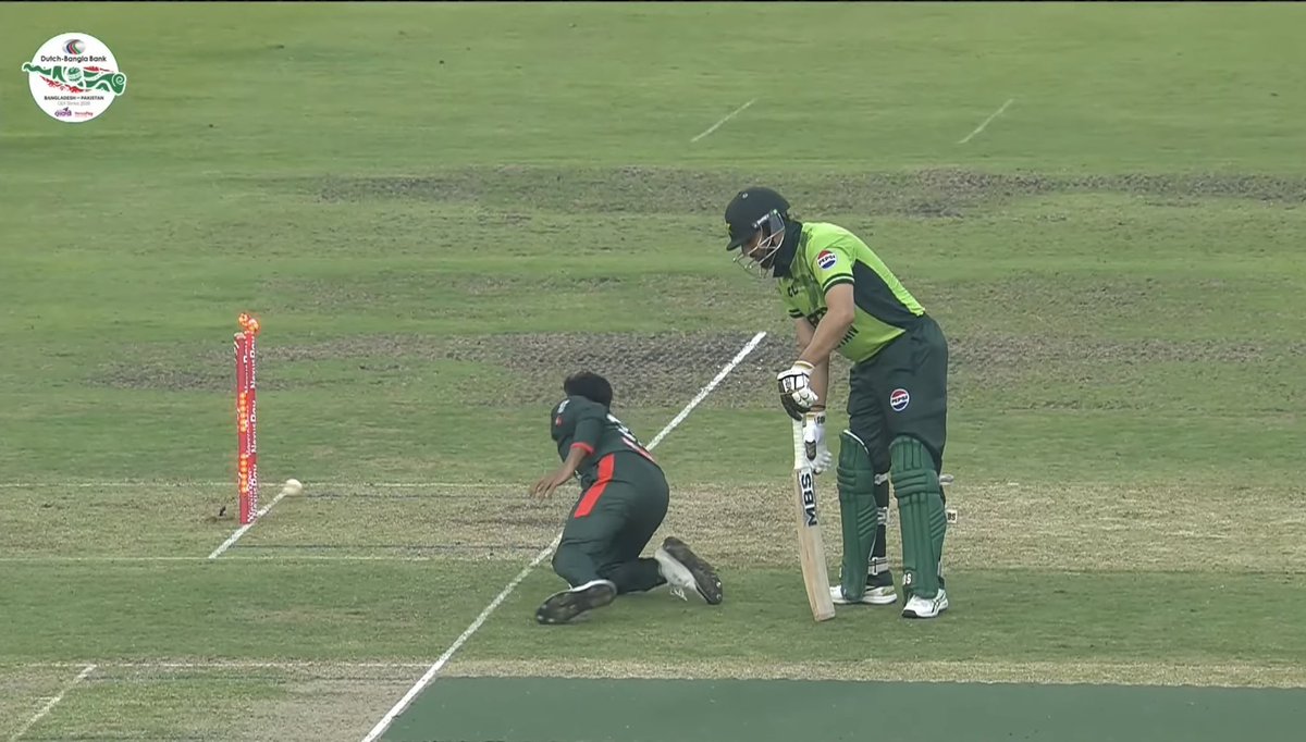 wahaabzzzz's tweet photo. Pathetic sportsmanship by Mehidy Hasan Miraz. 👎

- Rizwan played the shot and the ball went towards non-striker Agha. While Agha was picking it up to return it to the bowler, Mehidy Hasan Miraz ran him out.
#BANvsPAK #PAKvBAN https://t.co/EYlbfEgTrT