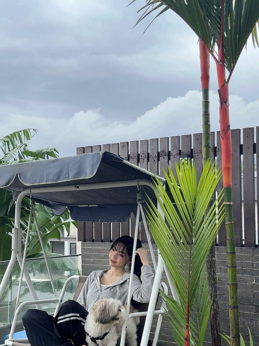 ─ aboutralie tweet media