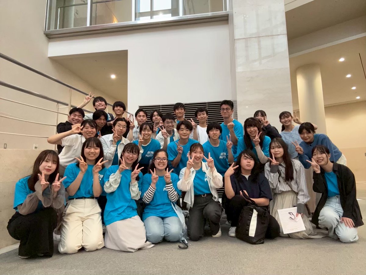 UnivChorusFes's tweet photo. 本日最後に紹介するのは「三重大学合唱団」です！
@mucc_7

ご視聴ありがとうございます！
私たち三重大学合唱団は三重県で唯一の大学合唱団で、地域での演奏やコンクール、定期演奏会に取り組んでいます���
常任指揮者を置かず、全員で曲を作り上���ることを楽しんでいます！
#オンライン合唱祭2026 https://t.co/oUhkYVdNQ0