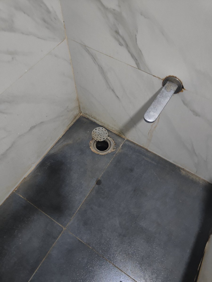 cagopal14's tweet photo. @oyorooms @OYO4U @riteshagar Condition of Bathroom. All fixtures broken. No water, No solution. @OYO4U @riteshagar https://t.co/XmCq8LER5S