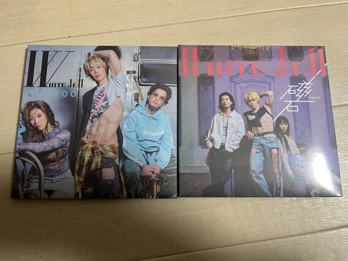 amane_1217_'s tweet photo. 待ちに待ったアルバム届いたー♡♡
車で聴きまくる✨️
楽しみ😊

#WHITEJAM 
#shirose 
#gashima
#nikki 
#WHITEJAMアルバム
#磁石
#TATTOO https://t.co/jFFL9tzT4C