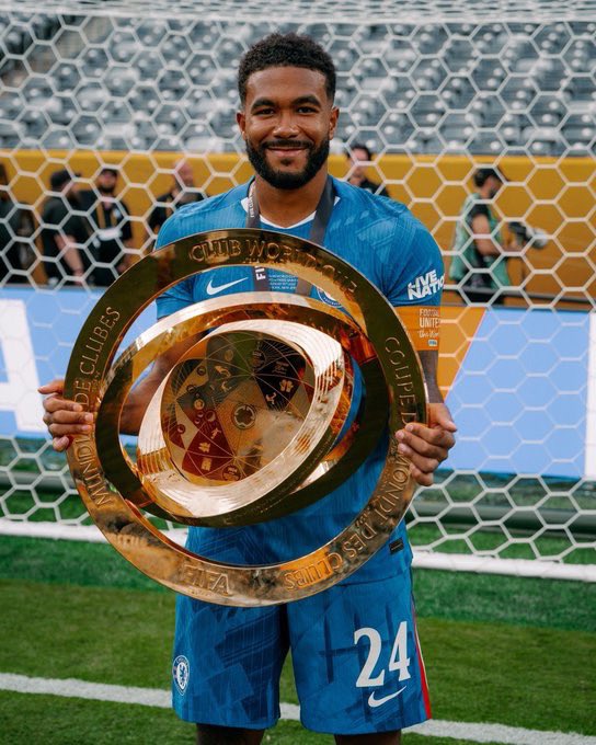 UTDTrey's tweet image. Fuck new 6 year contract????

Bro was on my list 💔😔