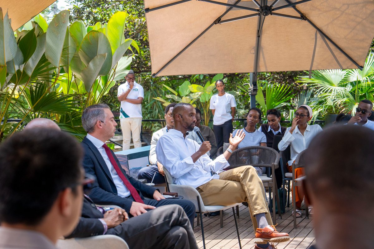 RoyalFMRwanda's tweet photo. Experts and climate finance practitioners convened at the Catalyst Knowledge Café, hosted by @GreenFundRw in partnership with @kivunoir, to debate the theme “Why doing the right thing is still hard to finance.”

The discussion highlighted prevailing myths, perceived risks, emerging opportunities, and the financing gaps that continue to challenge investment in climate solutions.