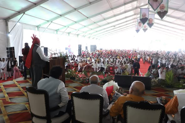 IFFCO_MP's tweet photo. इफको द्वारा मुरैना,में विशाल किसान सम्मेलन तथा निःशुल्क नेत्र परीक्षण एवं मोतियाबिंद ऑपरेशन शिविर का आयोजन इफको के माननीय अध्यक्ष श्री दिलीप संघाणी जी तथा म.प्र विधानसभा के माननीय अध्यक्ष श्री नरेंद्र सिंह तोमर जी की उपस्थिति में किया गया @nstomar @Dileep_Sanghani https://t.co/by62d5ZAS4