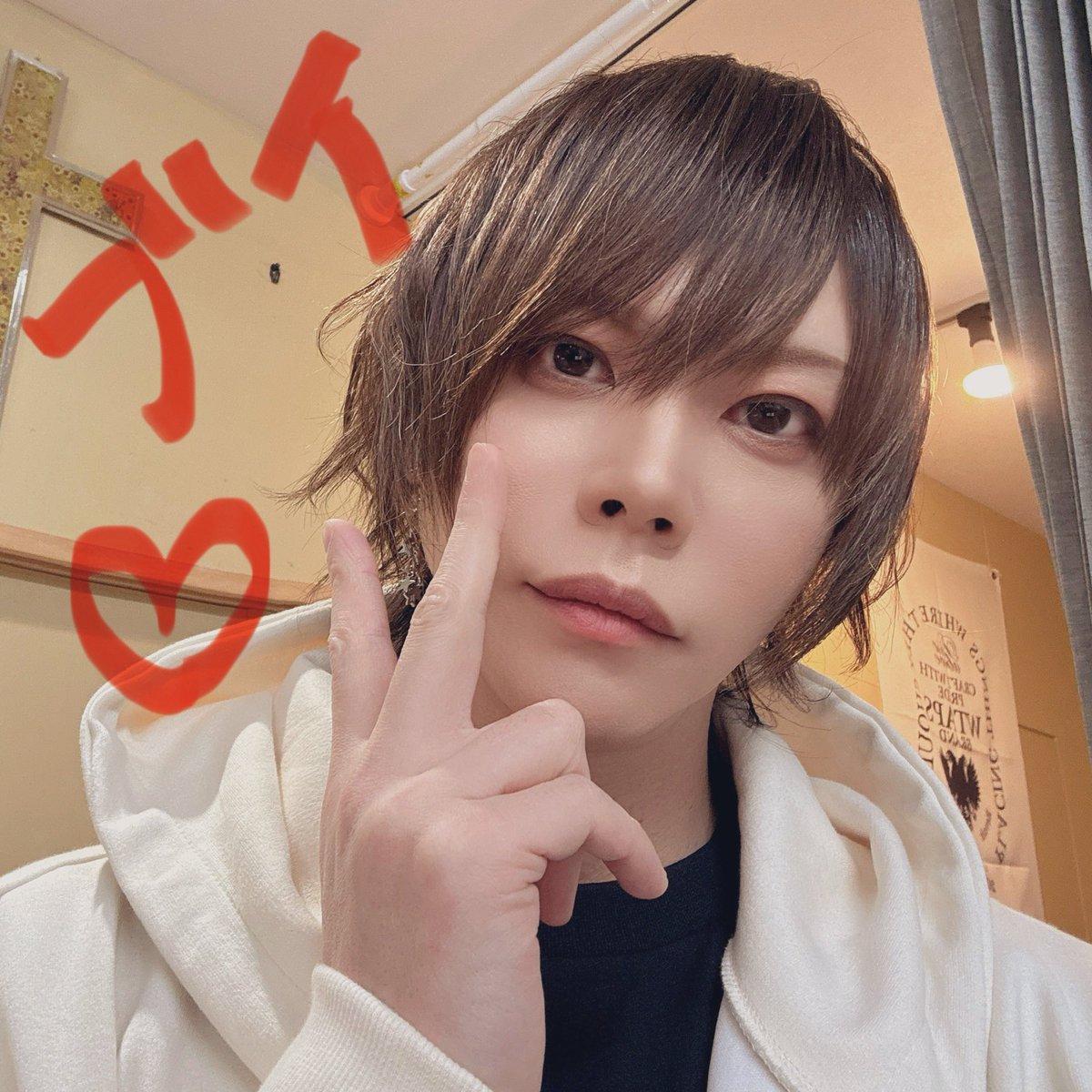 Kei_Sadie_'s tweet photo. 名古屋インストアイベント😊

久しぶりのインストアでしたな🎤
ライブとは又違う皆の笑顔や笑い声に触れる事が出来て、めちゃ嬉しく楽しかったよん♫
今日もほんとにありがとう❣️
明日明後日とファイナル❗️
このツアーで皆と俺達で一緒に作り上げてきた絆のダイアモンドを完成させ輝かせようぜ〜💖💖💖 https://t.co/l7vAKyzFsS