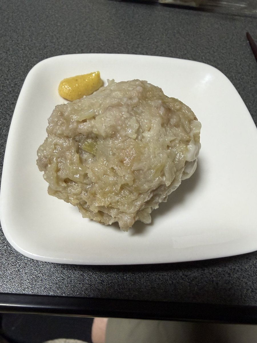 inkyo_go's tweet photo. 三茶のちゃんぽん長崎でテークアウト。焼売がデカい。崎陽軒の4〜5分あるな。 https://t.co/erDigSYl81