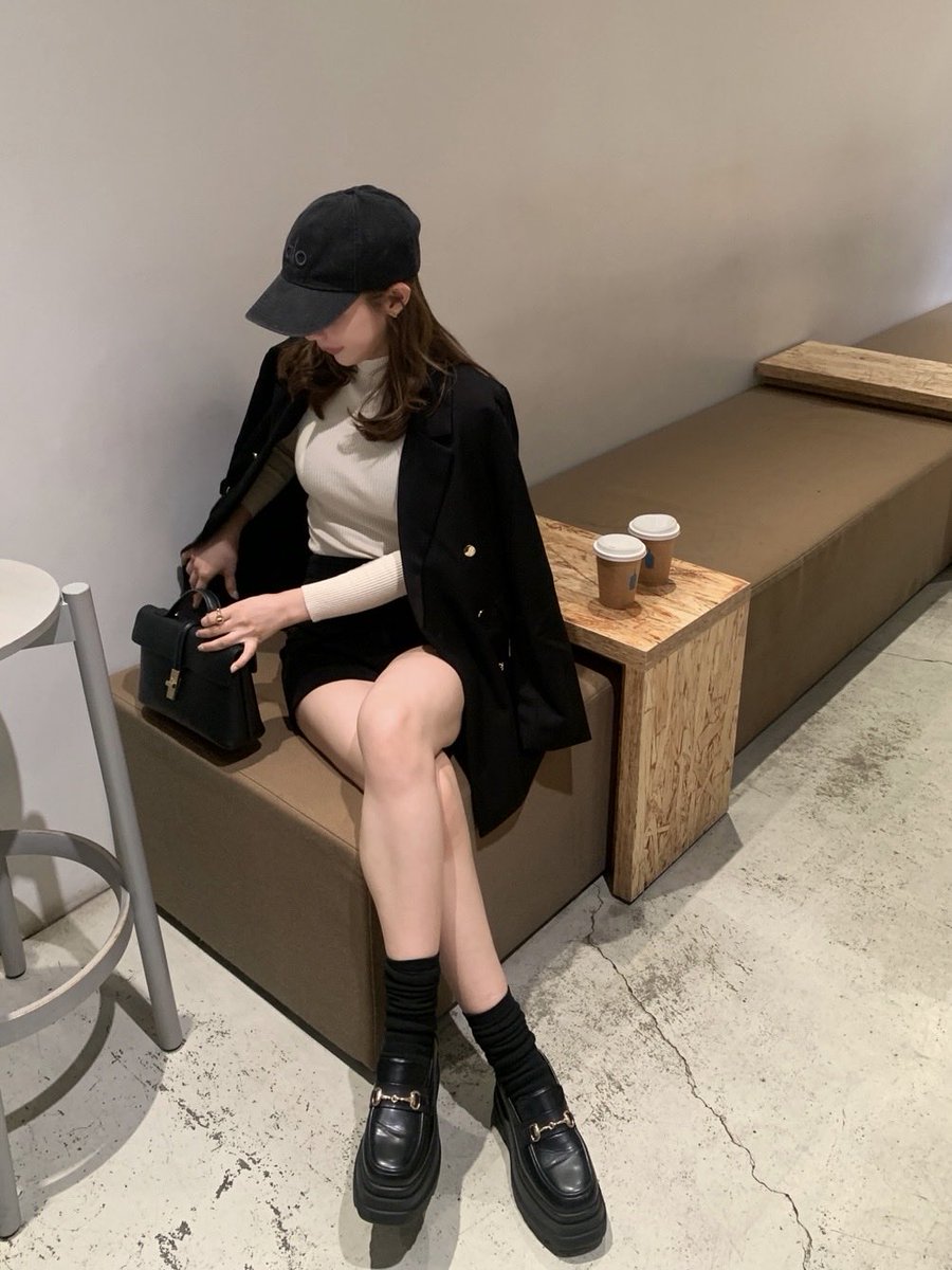 まっじでこれは
春服で1番買ってよかったジャケット! 
安いのに生地もしっかりで高見え🪄
room.rakuten.co.jp/miworoom_00385…