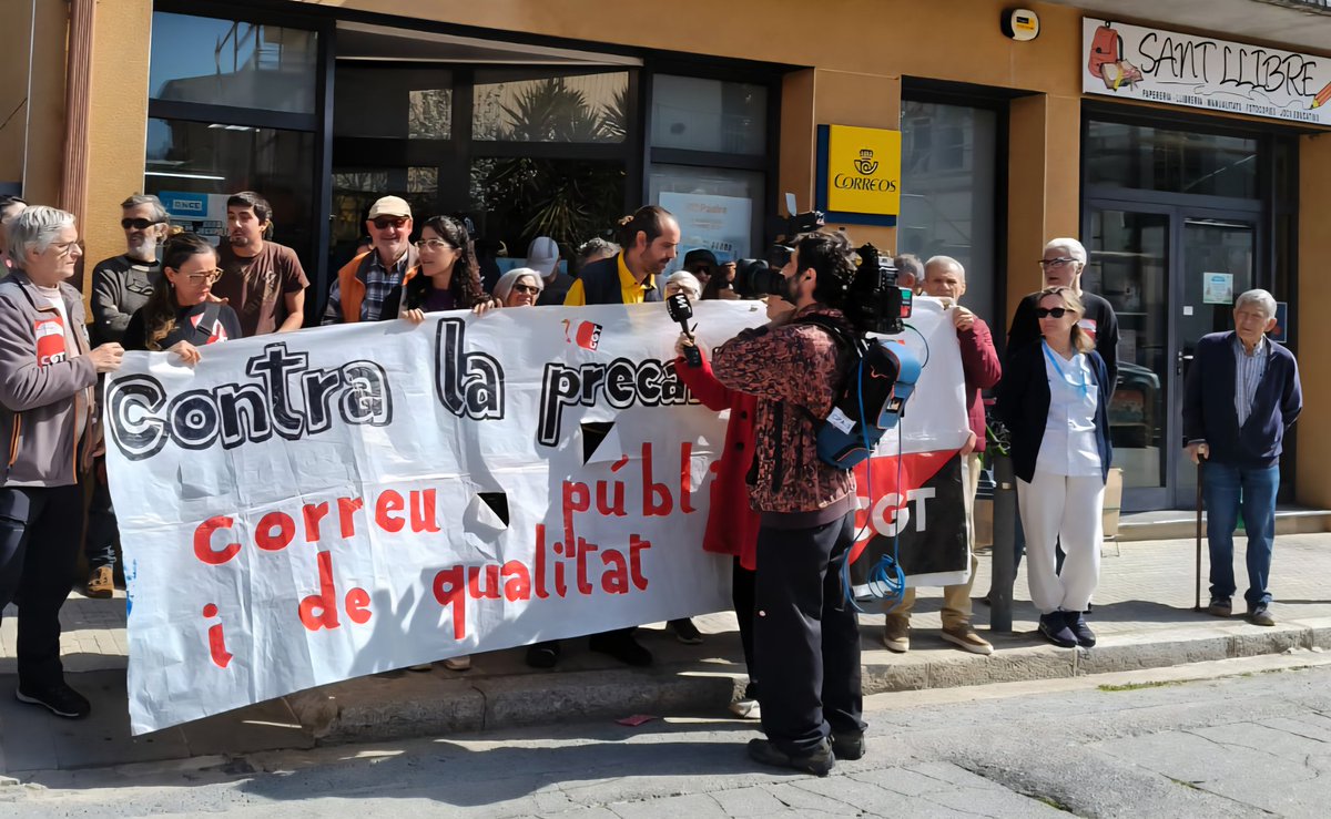 CGTBarcelona's tweet photo. AVUI VAGA INDEFINIDA DE DIA COMPLET @Correos a Sant Antoni i Sant Pere de Vilamajor

🔴 CONCENTRACIÓ 
 c/Jacint Verdaguer 7

💪🏾 En vaga des del 2 DE GENER a les 3h.
#Vilamajor
#caixaderesistència
@cgtcorreosbcn https://t.co/WRIvWEq9RN