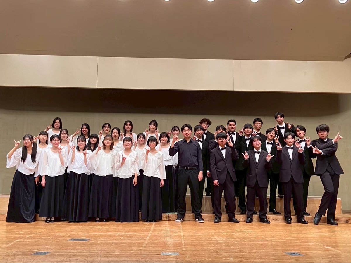UnivChorusFes's tweet photo. 本日最後に紹介するのは「山口大学混声合唱団」です！
@yamadai_konsei

山大混声こと山口大学混声合唱団は白狐伝説で有名な湯田温泉の近くで活動している混声合唱団です。外部講師がいませんが、学生指揮者や技系が知恵を出し合って練習に励んでいます。
#オンライン合唱祭2026 https://t.co/LEQ7C6yR4V