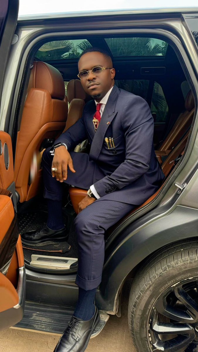 Hugues Boole Ndombo tweet media