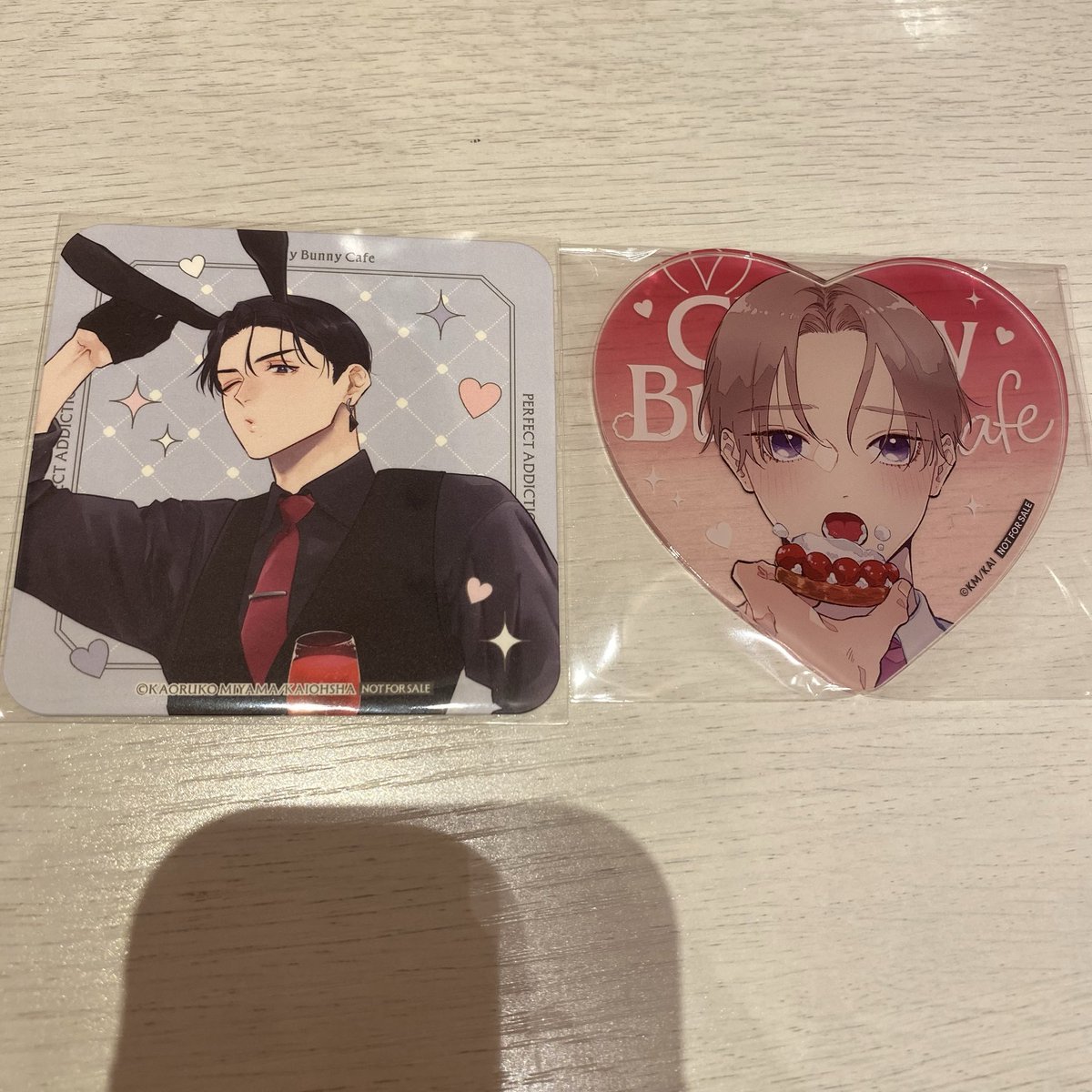 0507kmg's tweet photo. 《交換》パーフェクトアディクション　カフェ
クリアカード　コースター

《譲》1.2枚目

《求》3.4枚目

郵送での交換希望です。
よろしくお願いいたします🙇🏻‍♀️ https://t.co/ivbMICDzfU