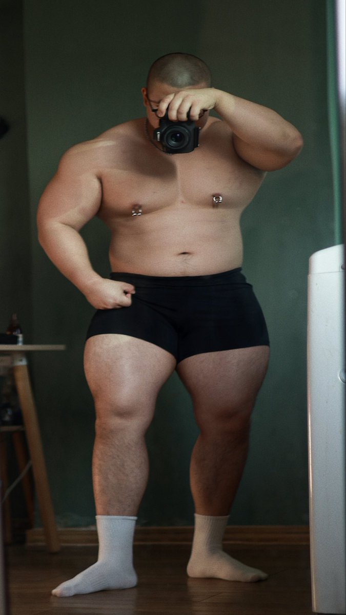 REEVEES1147's tweet photo. 其实我打了乳环我的乳头变得更加敏感啦，就不要再问我这个问题啦 https://t.co/szXjKPckEt