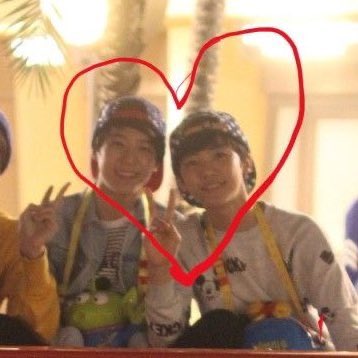 line ★★⁶⁵ tweet media