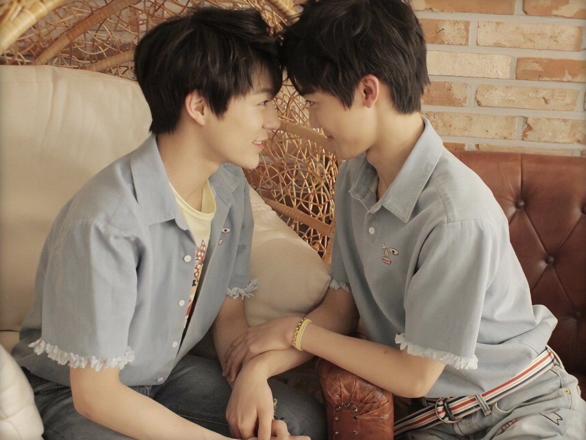 line ★★⁶⁵ tweet media