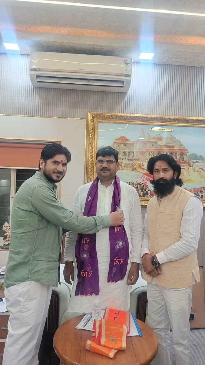 sainiarjun557's tweet photo. उत्तर प्रदेश के यशश्वी संगठन महामंत्री आदरणीय धर्मपाल जी भाई साहब को भारतीय जनता पार्टी कार्यालय लखनऊ पर मिलकर होली की शुभकामनाएं प्रेषित की। https://t.co/DpJ2UIBjw1