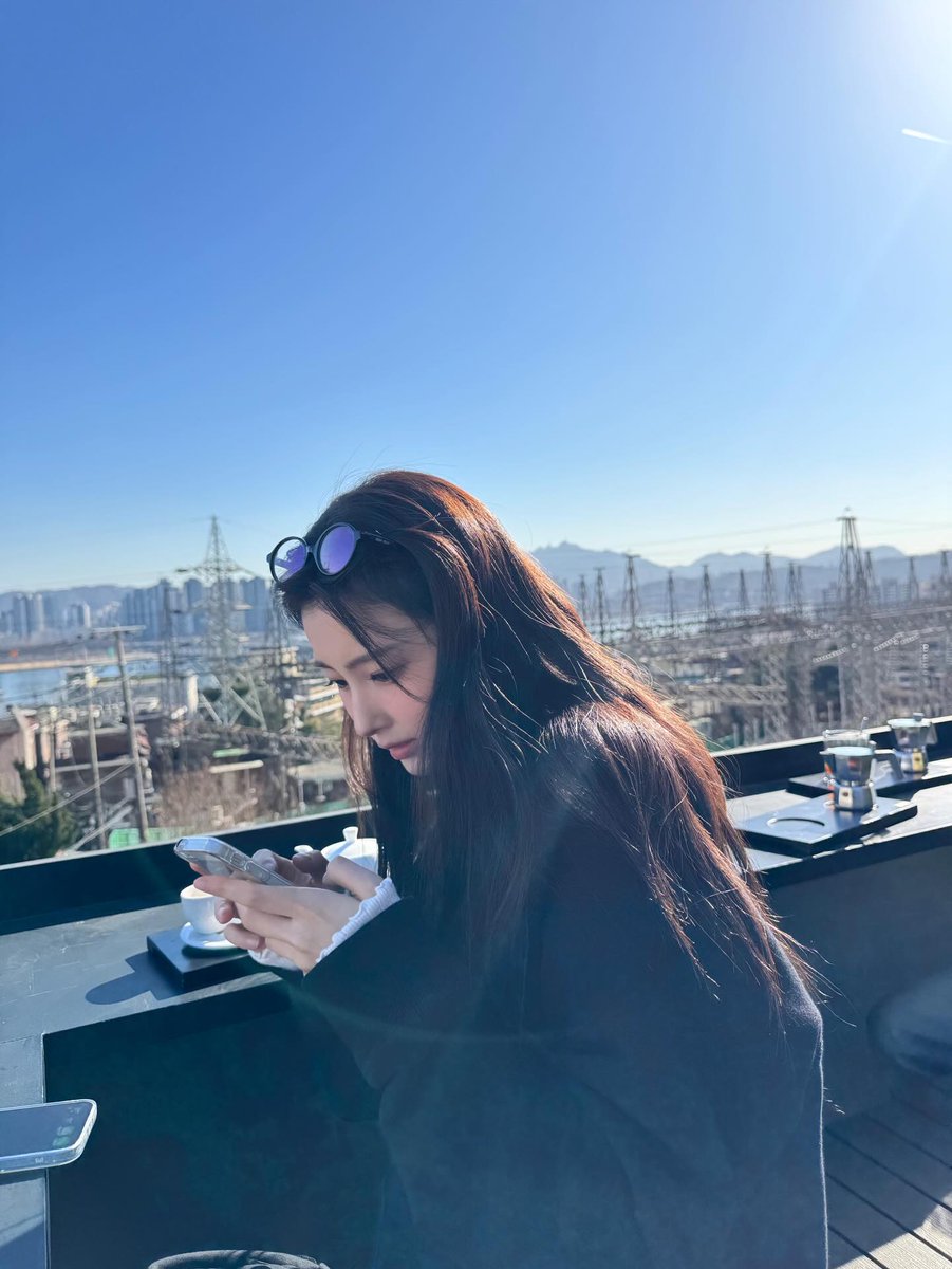 hyewonpics's tweet photo. Hyemstagram update ♡ https://t.co/81dGrn4vyV