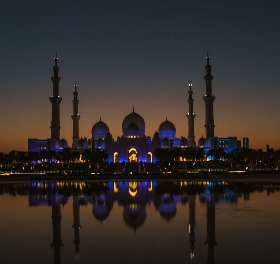 zayadashar's tweet photo. Jumu'atul-Bida is the last Friday of the month of Ramadan, before Eid al-Fitr. It is a holy day for Muslims. Muslims ask Allah for forgiveness on this day and give charity to the poor. They pray and believe that the prayers made on this day will be accepted. But we are praying zr https://t.co/VJ6muyBIRx
