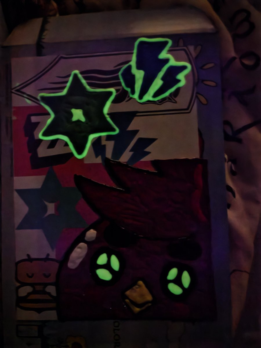 Ive bought a pack of window colors, now a Hakkito lurks into my neigborhood hhahaha #Hakkitos