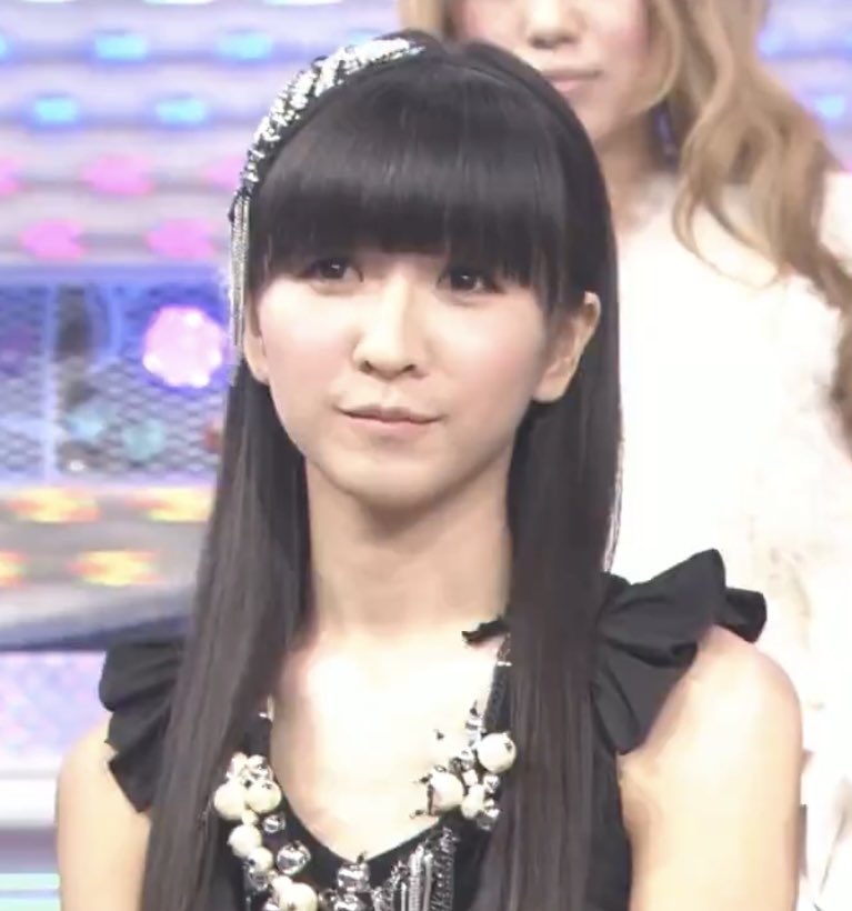 kashiyut1223's tweet photo. おいおいおいゆかちゃん可愛すぎるんですけど！！
どこのお姫様ですかー？？？
当時見てたら確実にトゥンクからの初恋してる😍
特にお口がやばい！ほんと唇の端が、
キュって上がってるの可愛すぎる！！！！！
ニマって感じで笑うのめっちゃ好き！！！
なんかタレ目もいつも以上にタレ目してるね🫶🏻 https://t.co/e9SS2Lk6fM