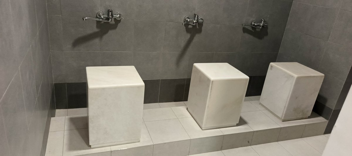 GideonSsekidde's tweet image. Entebbe International Airport's new terminal is here, and it's got everyone's back. Prayer facilities for Muslims and spaces for other faiths too.all welcome.
#GoldenPosts
@UCC_Official
@UgandaCAA @AviationUganda #EntebbeAirport #InclusiveUg