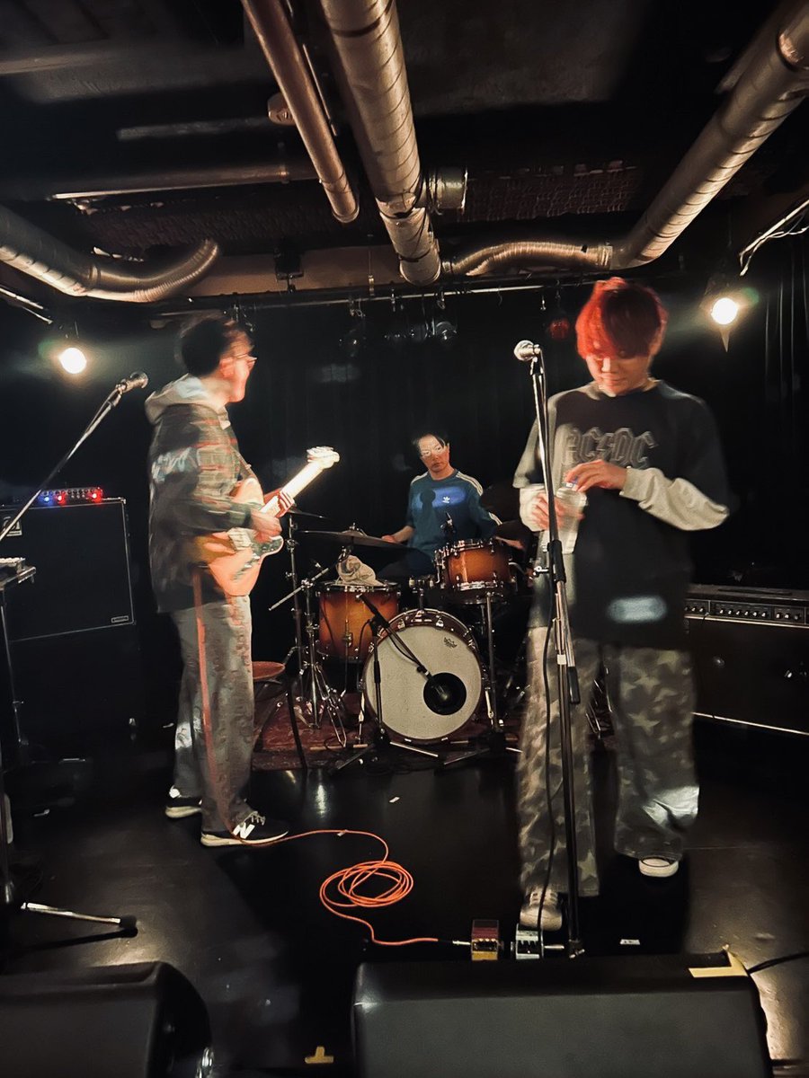明日の夜は
『FREE THROW』in下北沢です
20周年すごい

Peach Peach Peachライブは
25:00から予定です、ぜひ
朝まで音楽たのしむよ