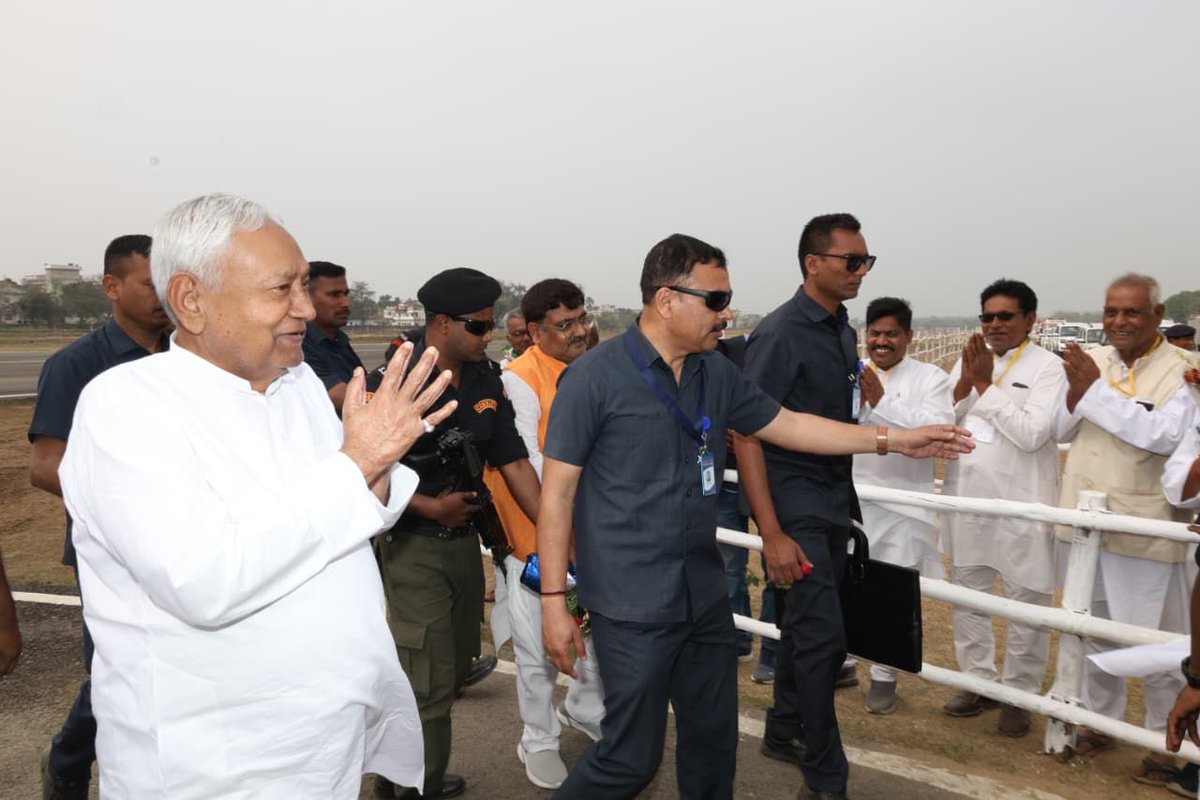 Nitish Kumar tweet media