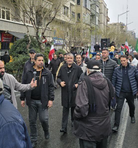 six_pocket's tweet image. 💥 BREAKING: Big names on the street:

Ali Larijani, Secretary of the National Security Council, and Mohammad Eslami, Head of the Atomic Energy Agency of Iran, and the Police Chief

#BreakingNews #GlobalAlert #NewsUpdate