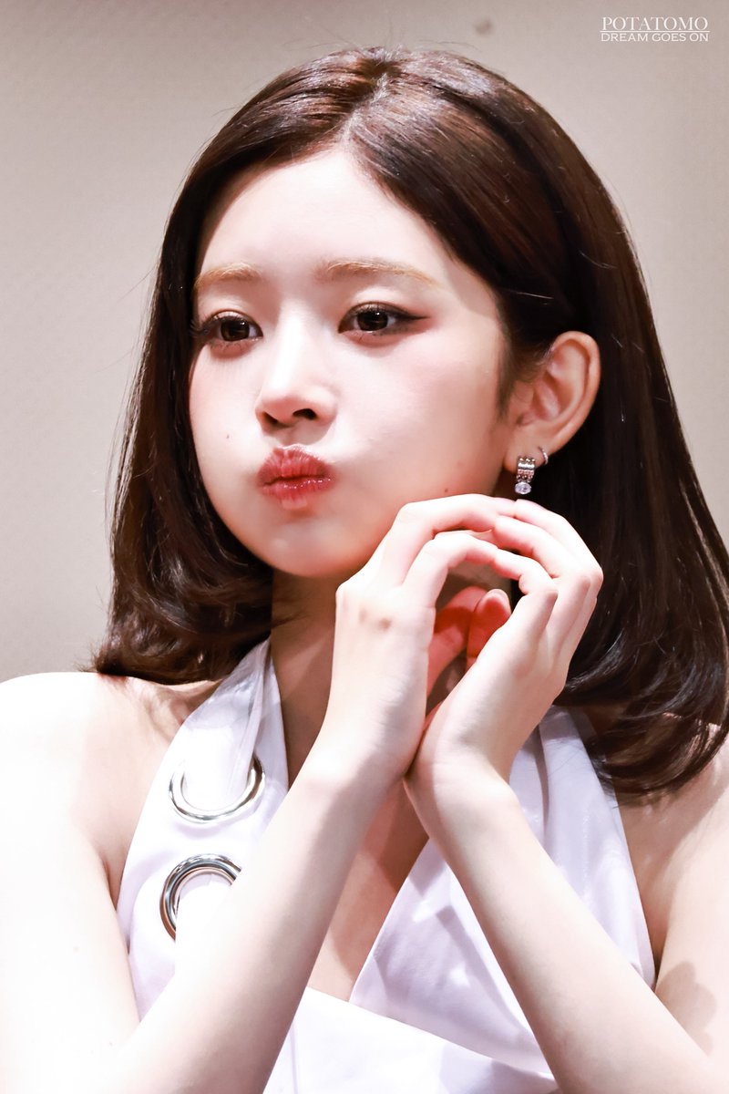 260307

(๑°༥°๑)

#IVE #아이브 #アイヴ
#REI #레이 #レイ