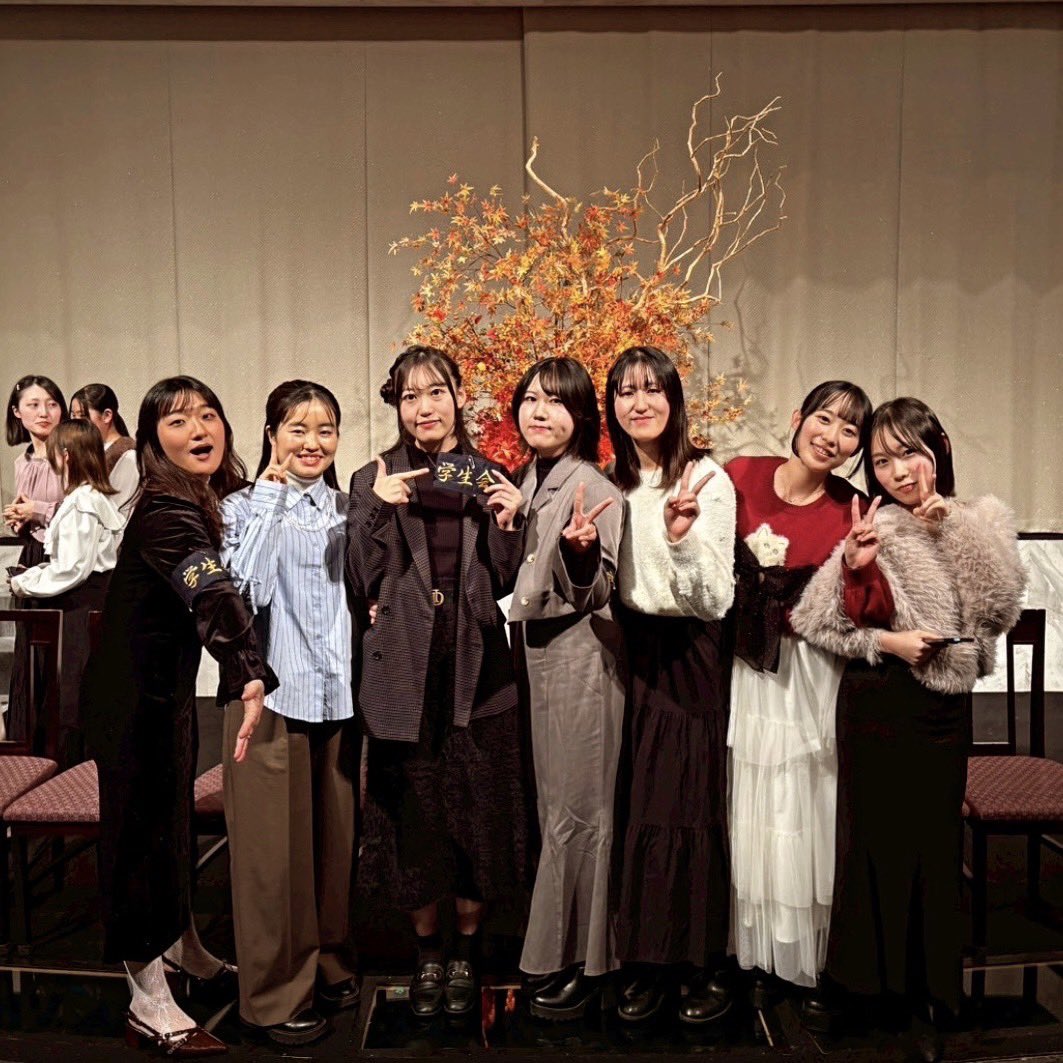 atomi_ss's tweet photo. ごきげんよう🌸学生会本部です！
3月5日に引退式を行い、3年生は学生会本部を引退しました🌸
そして今回の投稿をもって、2025年度学生会本部の投稿は終了となります🙇‍♀️
これまでイベントや活動に参加してくださった皆様、本当にありがとうございました！

2026年度も、どうぞよろしくお願いいたします✨ https://t.co/codGT9Nmqx