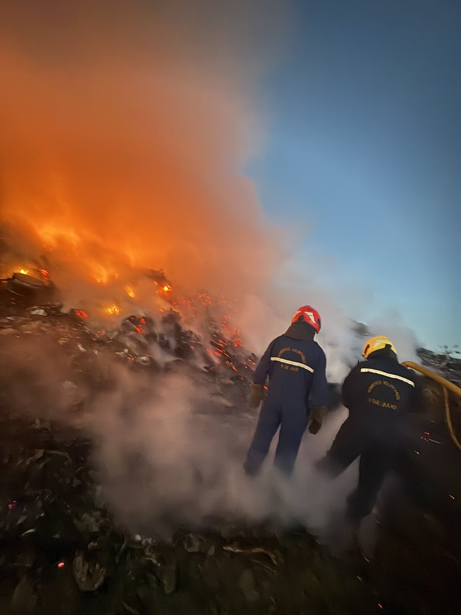 maxi_tulio's tweet photo. 🤜🏼🤛🏼👩🏼‍🚒🚒 https://t.co/76dJCrYo7k