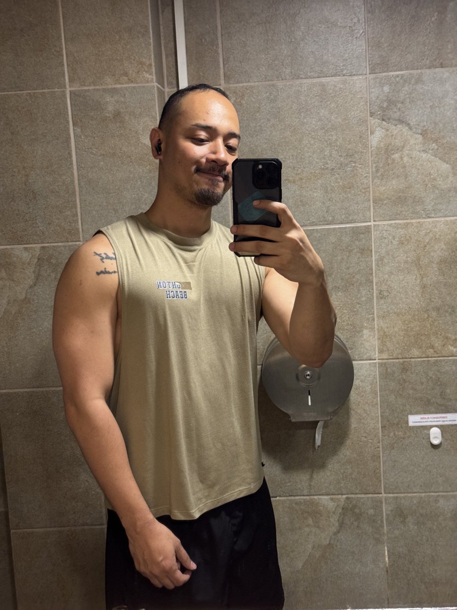 CharlesAames tweet media