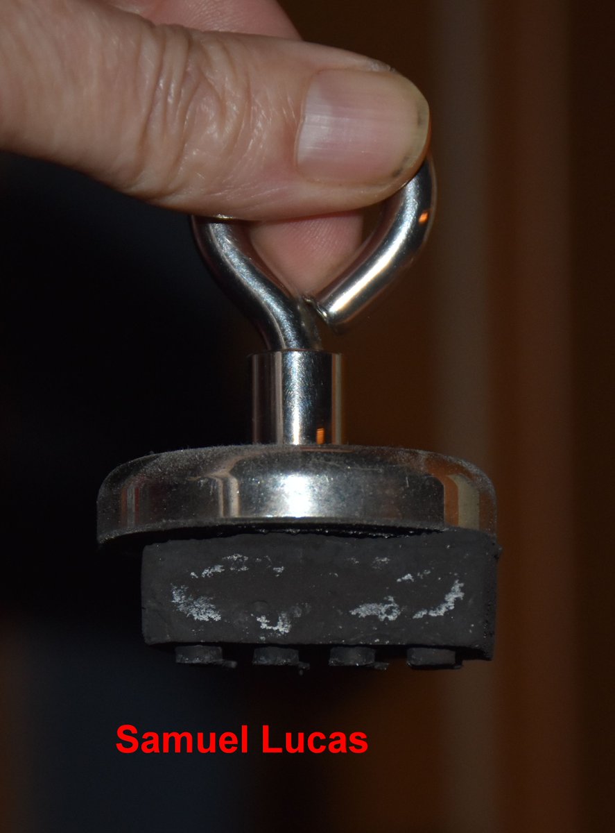 LucasSa54749430's tweet photo. @AsteroidEnergy @JaraySzabolcs @SpacejunkieH @mikoske @danaen803 Example of a magnetic building material that I obtained in part with lunar #regolith simulant with the help of @AlaskaLawlor . https://t.co/1SxPpSo4om