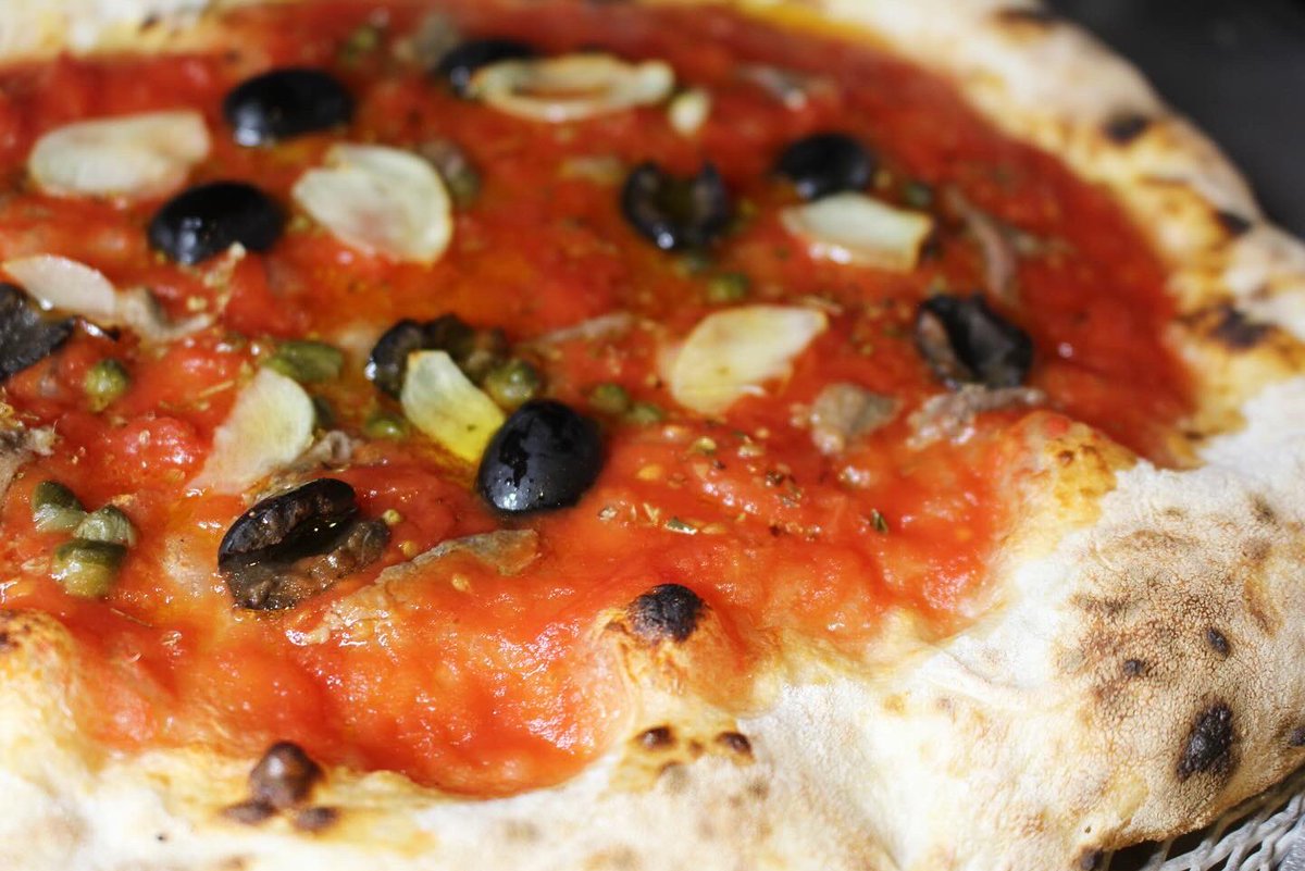PizzaBarNAPOLI's tweet photo. お酒に合う二品　シチリアーナ🐟とナチョス🌮

営業時間 18:00-23:00

Tel.0172403393
　　　  
定休日　水曜日

※生地が無く���り次第閉店致します。

#ピッツァバーナポリ #pizza #青森 #弘前 #鍛冶町 #学割 #ピッツァ #ナポリ #napoli #ピザ 
#テイクアウト #デリバリー #ubereats https://t.co/jJyib5LWDH