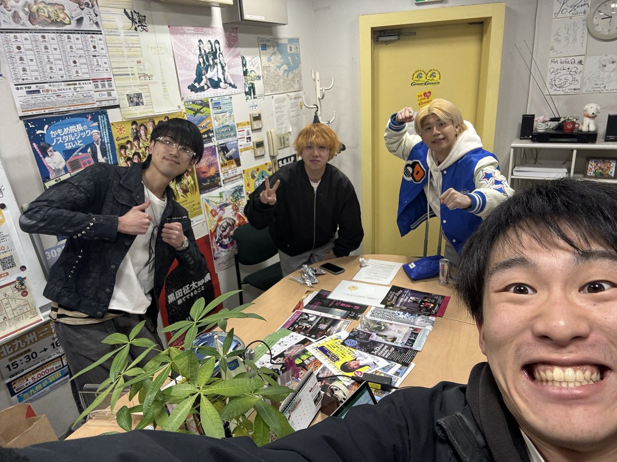 campus_edge_785's tweet photo. まもなく生放送 #キャンパスエッジ
4年生は今日含めラスト2回！
最後のコーナーも！

テーマは「フリー」何でも歓迎です！
メールは 785@fm-kitaq.com まで！

YouTube生配信チャンネル⬇️
https://t.co/J1M09hzlIM https://t.co/vrwYq2ufsh