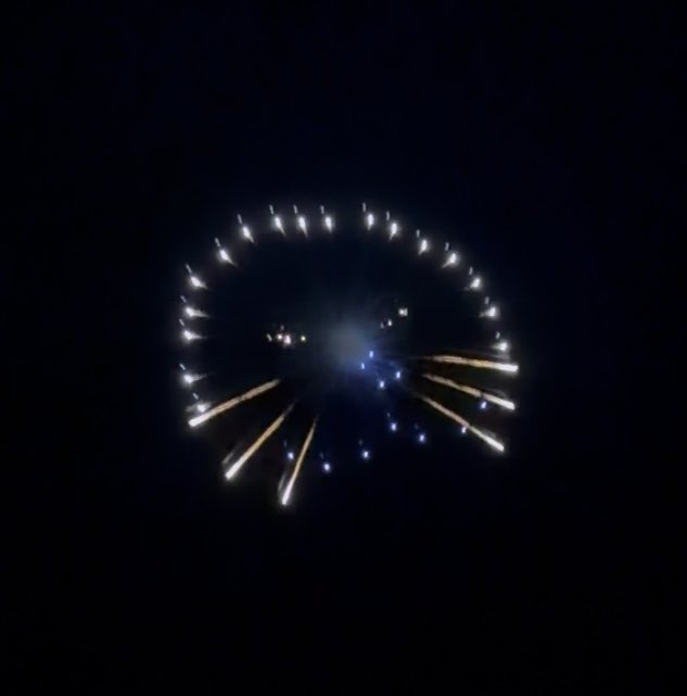shownan_FW's tweet photo. ココアち花火の試射ができ、夜空で輝くココアちにまずまず出会うことができました。
直近で３月22日（日）真鶴町岩海岸で行われる源頼朝旗挙祭にて連続４発を打上げます。さてお顔はこちらを向いてくれるでしょうか…
お祭り詳細はリプライをご覧下さい👀
#ココアちだーいすき https://t.co/wZS4eCCVXC