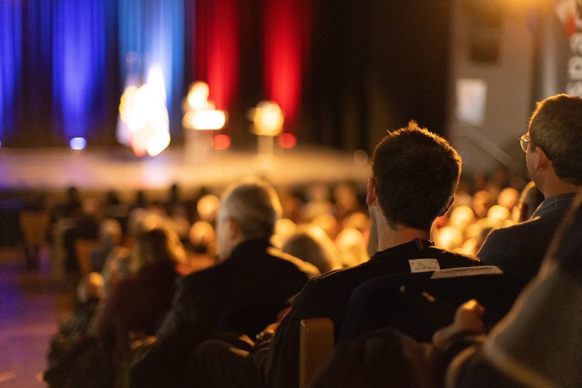 🗳️ Fin de campagne où nous sommes allés tous les jours à votre rencontre.
🚪10 000 portes toquées
🧺 Présence sur tous les marchés 
🎤 7 réunions publiques réunissant 2000 personnes...
Pas 1 seule journée sans action. 👏 1 grand merci aux militants ! #GrandCoeurLyonnais