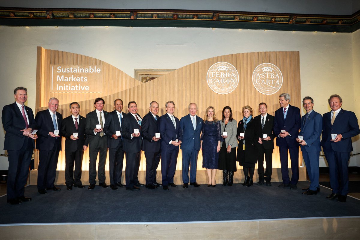 The Royal Family tweet media