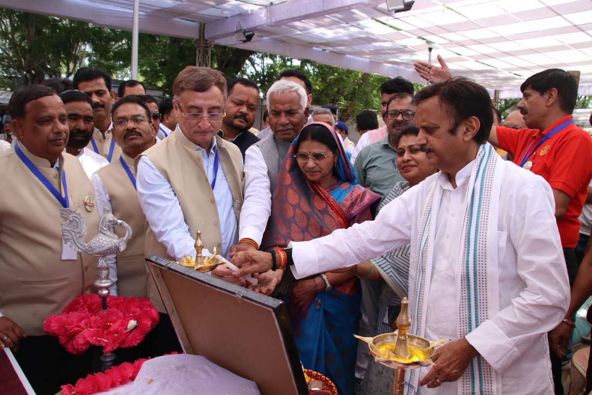 Rajendra Shukla tweet media