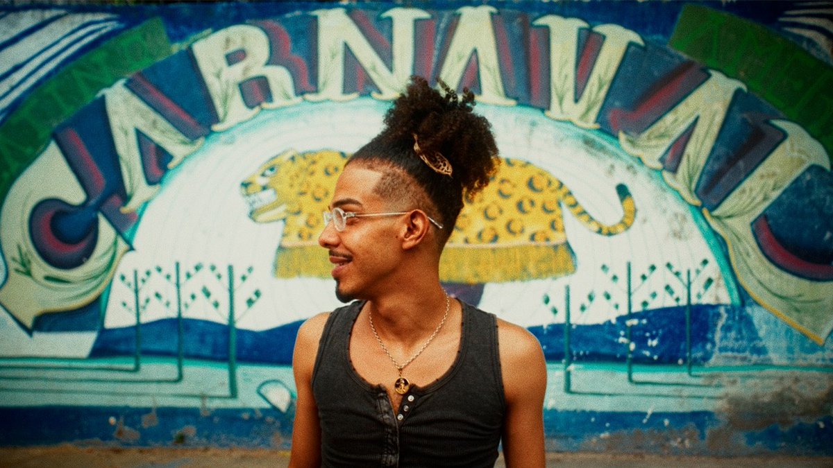 ZonaSuburbana's tweet photo. Campeão nas ladeiras: Léo da Bodega une cultura popular e urbana em seu novo single “Bloco Campeão” https://t.co/eZm4TG1LEg via @ZonaSuburbana https://t.co/ZTyz98MVXH