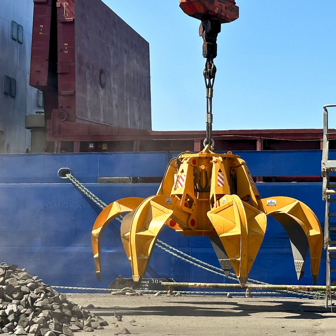 Our #ElectroHydraulic #OrangePeel #Grabs are specially designed with a fully electric motorized system to efficiently handle pig iron and HBI (Hot Briquetted Iron) in demanding #industrial environments.