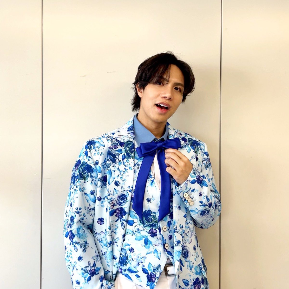 yuuki_matsuri's tweet photo. 桜が咲く理由を知ってる？
君の笑顔を、この季節が真似したかったからさ。

ナァーーーーイスロマンス🫰💕

#ナイスロマンス
#柳田優樹
#MATSURI https://t.co/s4aijKOcJ1