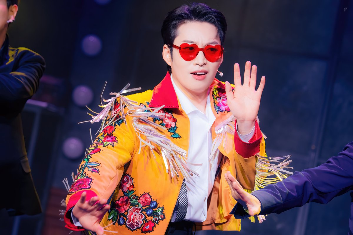 ๐๐๐ tweet media