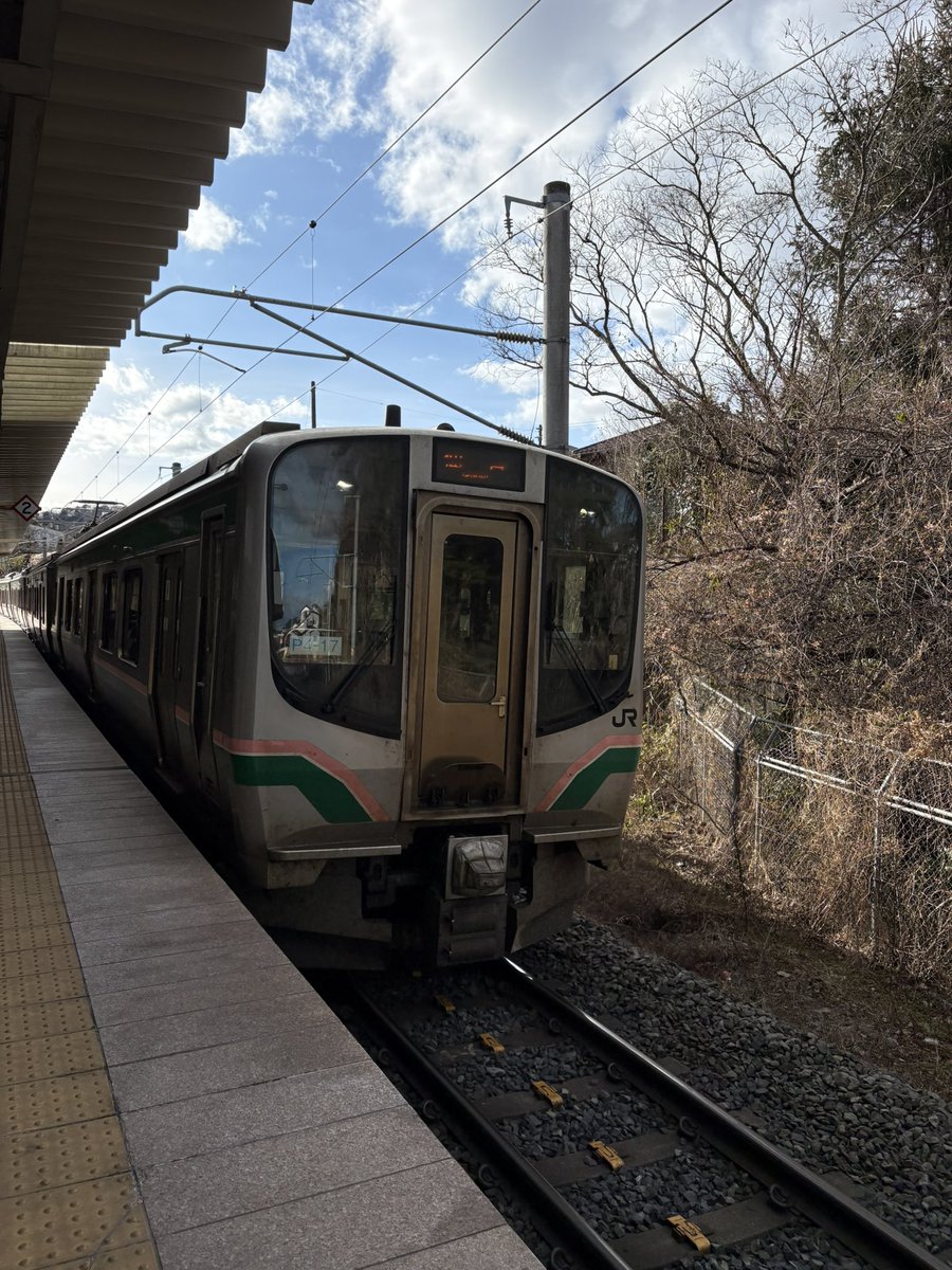 EF63001's tweet photo. 杜の都通信大学の卒業式に参加させていただきました

これから羽ばたくこうとする若人と引き際の老人との対比から、なんとなく安心した次第です https://t.co/nsKlO0JCMP